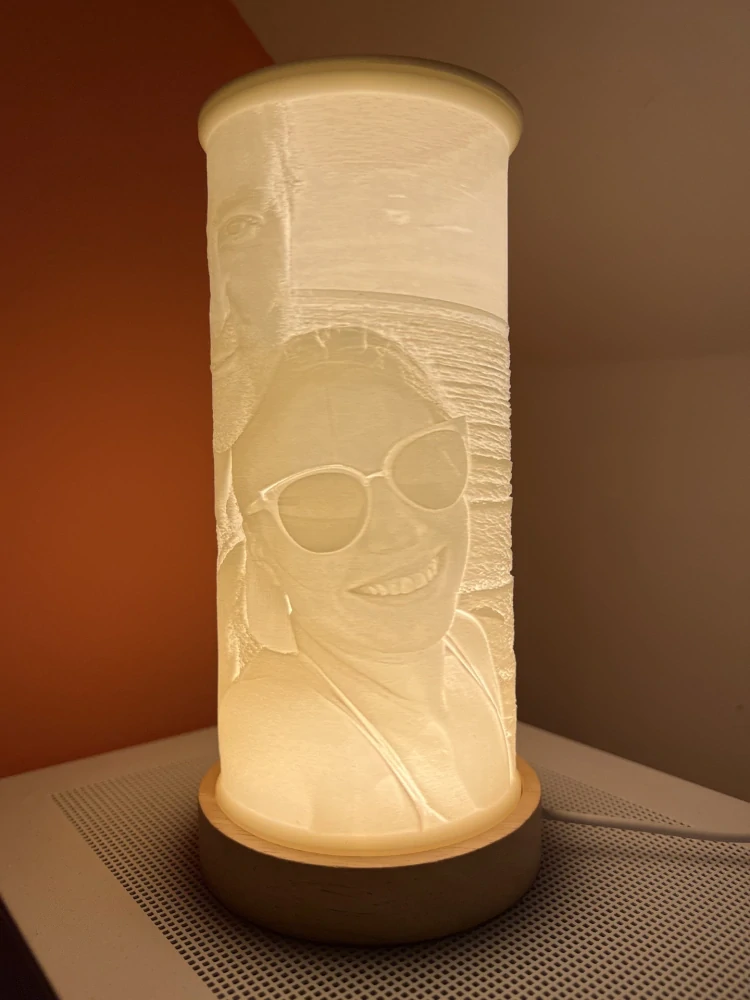 Lithophane lampička na míru – světlo z vaší fotky