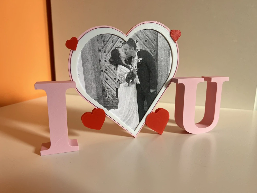 Rámeček na fotku I ♥ U – stojící dekorace ve tvaru srdce