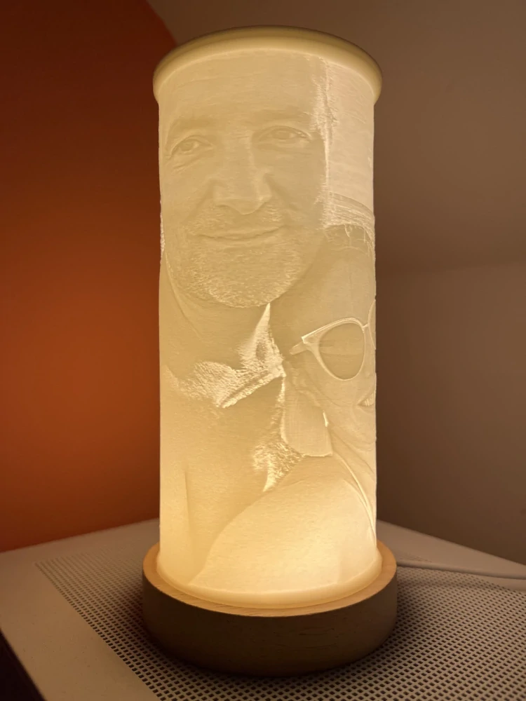 Lithophane lampička na míru – světlo z vaší fotky