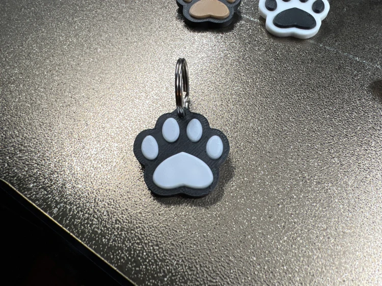 Klíčenka Tlapka – mini přívěsek na klíče